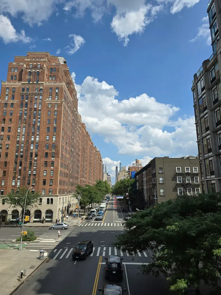 Agente de ICE dispara contra un hombre dominicano en Nueva York; el caso genera controversia