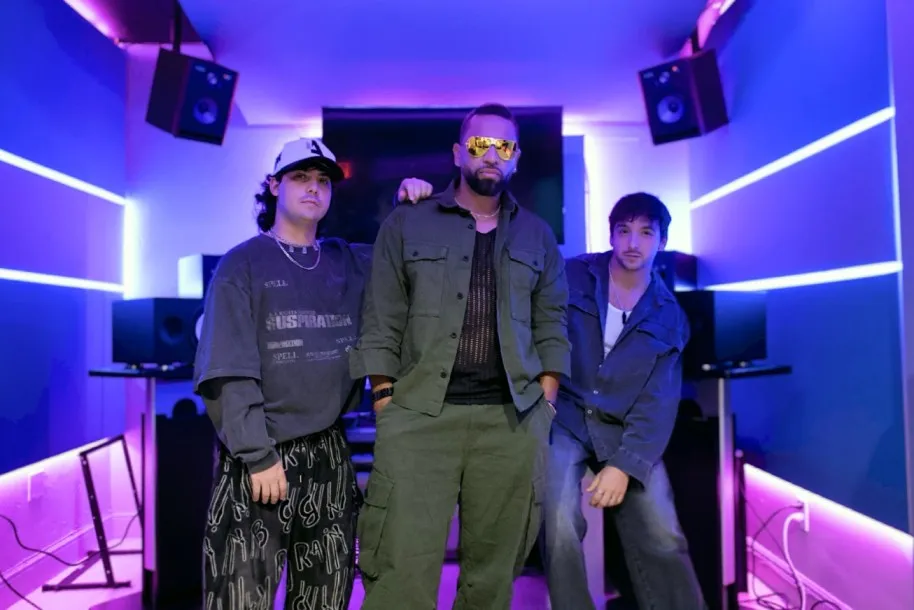 Henry Santos sorprende con el título de nuevo tema: “MILF”, con el cual celebra la sensualidad y el empoderamiento femenino.