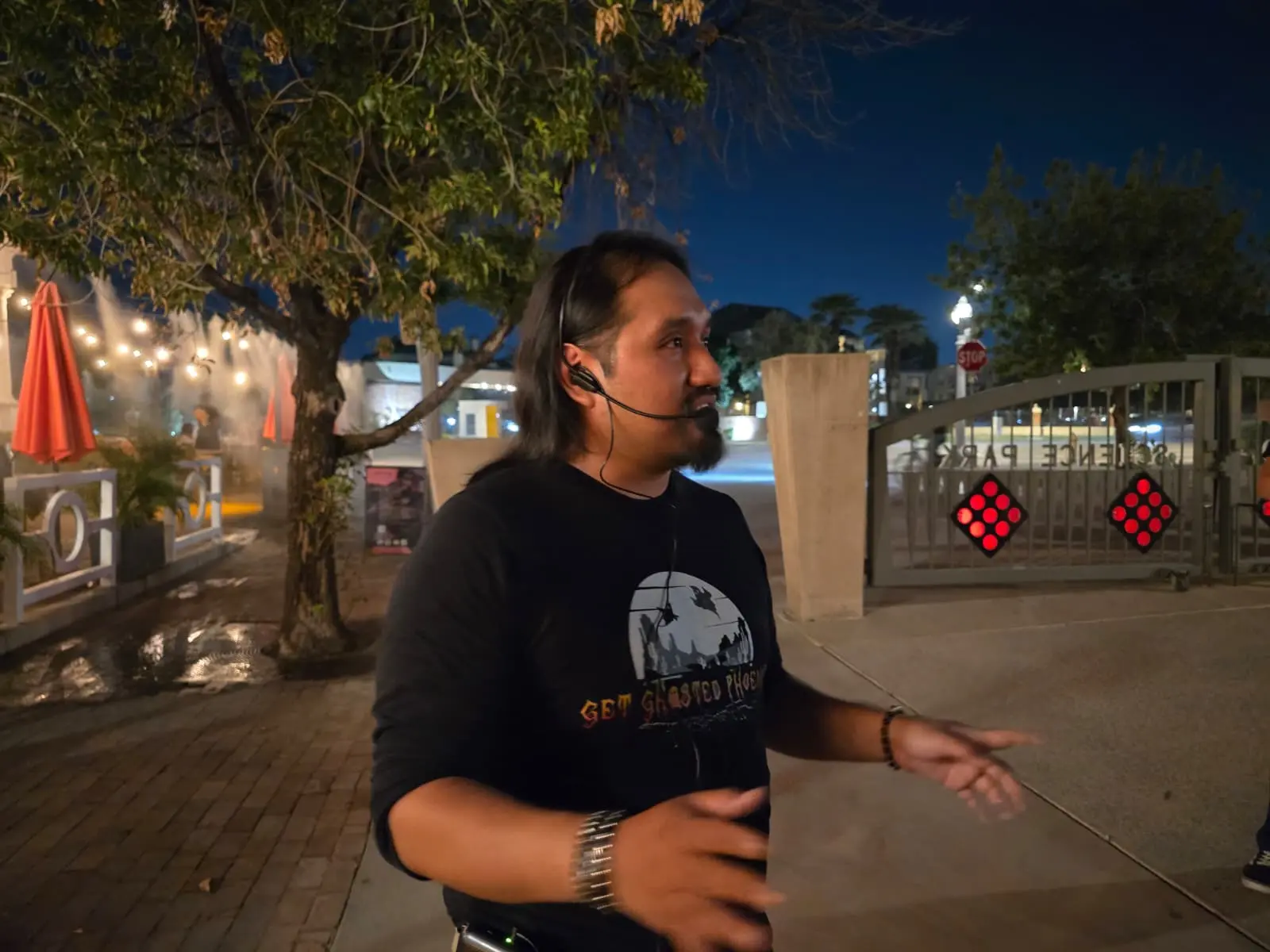 Cuauhtémoc Osorio, guía del tour en español de Get Ghosted Phoenix