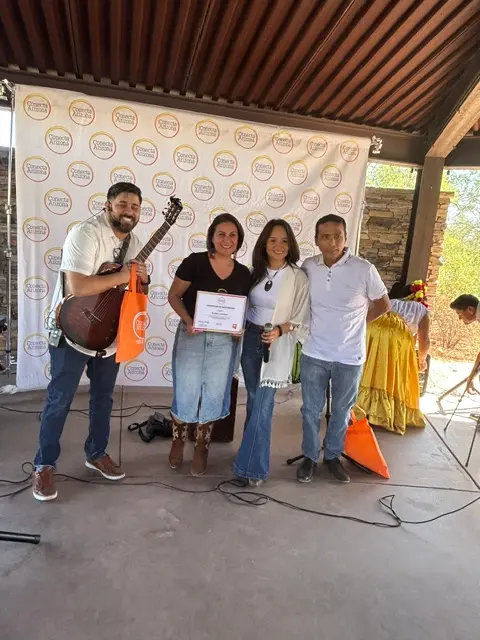 EL SEÑOR DE LOS MILAGROS Y EL DÍA DE LA CANCIÓN CRIOLLA: TRADICIONES QUE UNEN A LOS PERUANOS DENTRO Y FUERA DEL PERÚ